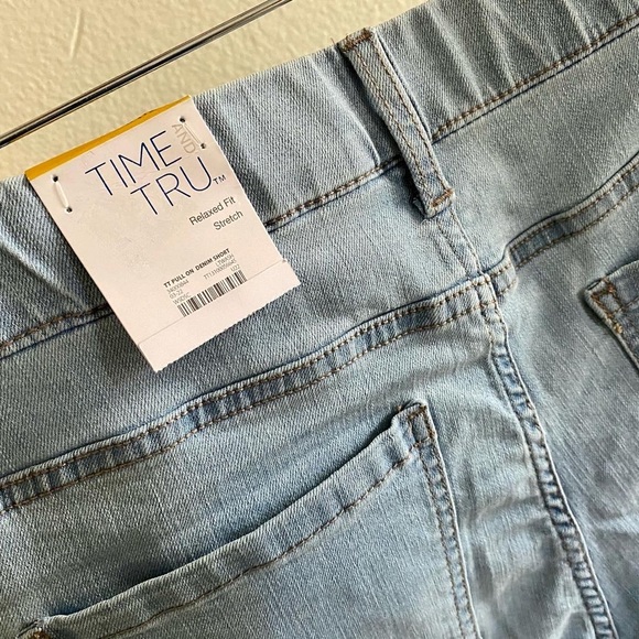 Womens Shorts - Picture 4 of 4